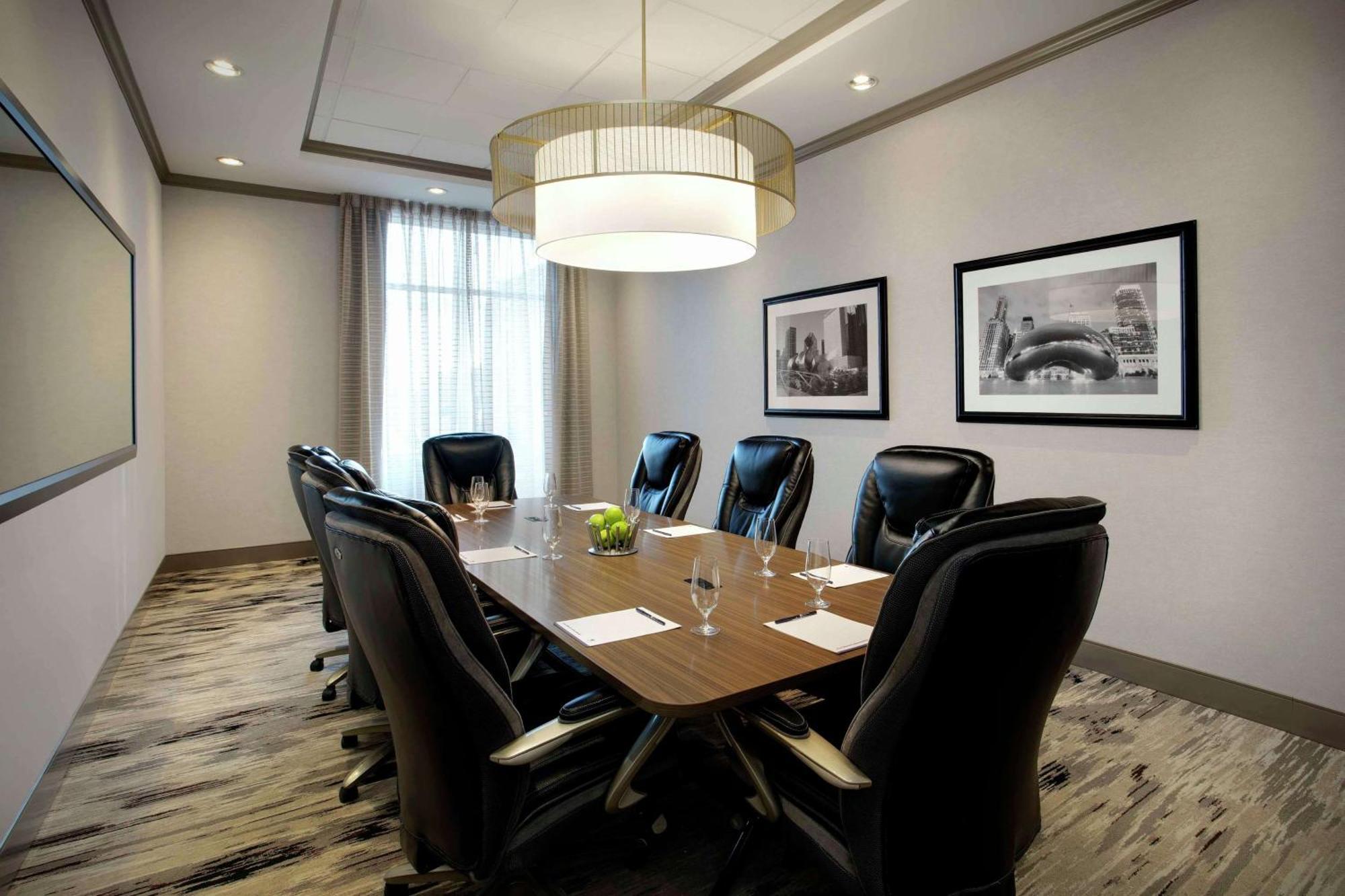 Hotel Doubletree By Hilton Chicago Midway Airport, Il Bedford Park Esterno foto
