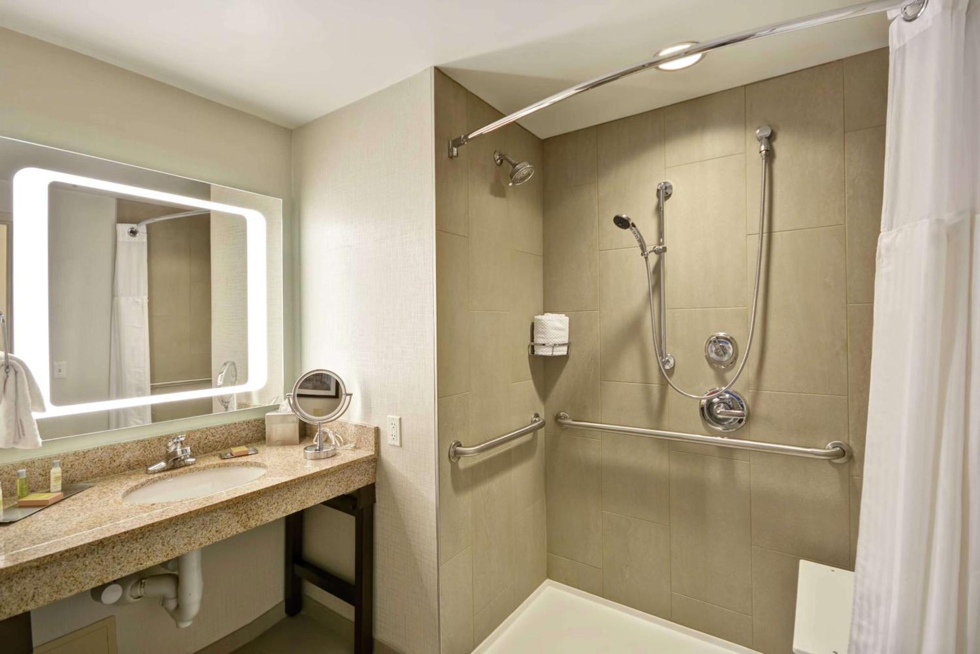 Hotel Doubletree By Hilton Chicago Midway Airport, Il Bedford Park Esterno foto