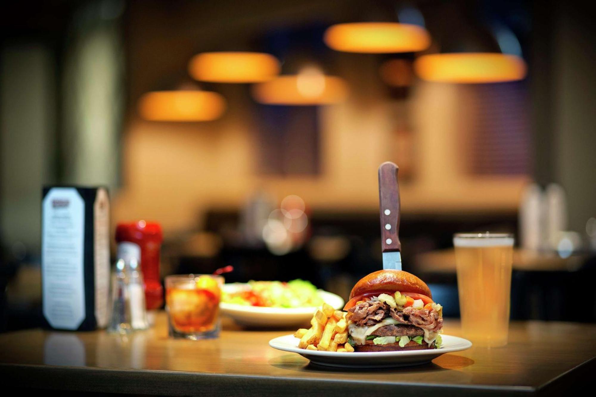 Hotel Doubletree By Hilton Chicago Midway Airport, Il Bedford Park Esterno foto