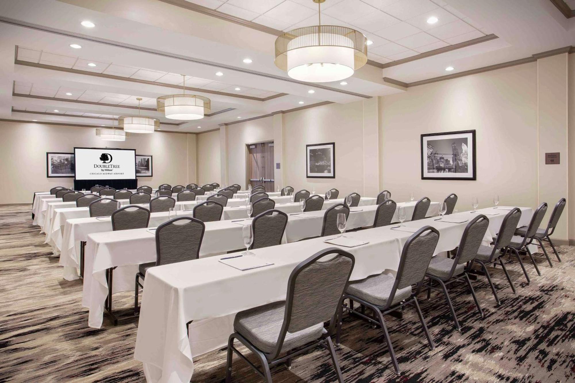 Hotel Doubletree By Hilton Chicago Midway Airport, Il Bedford Park Esterno foto