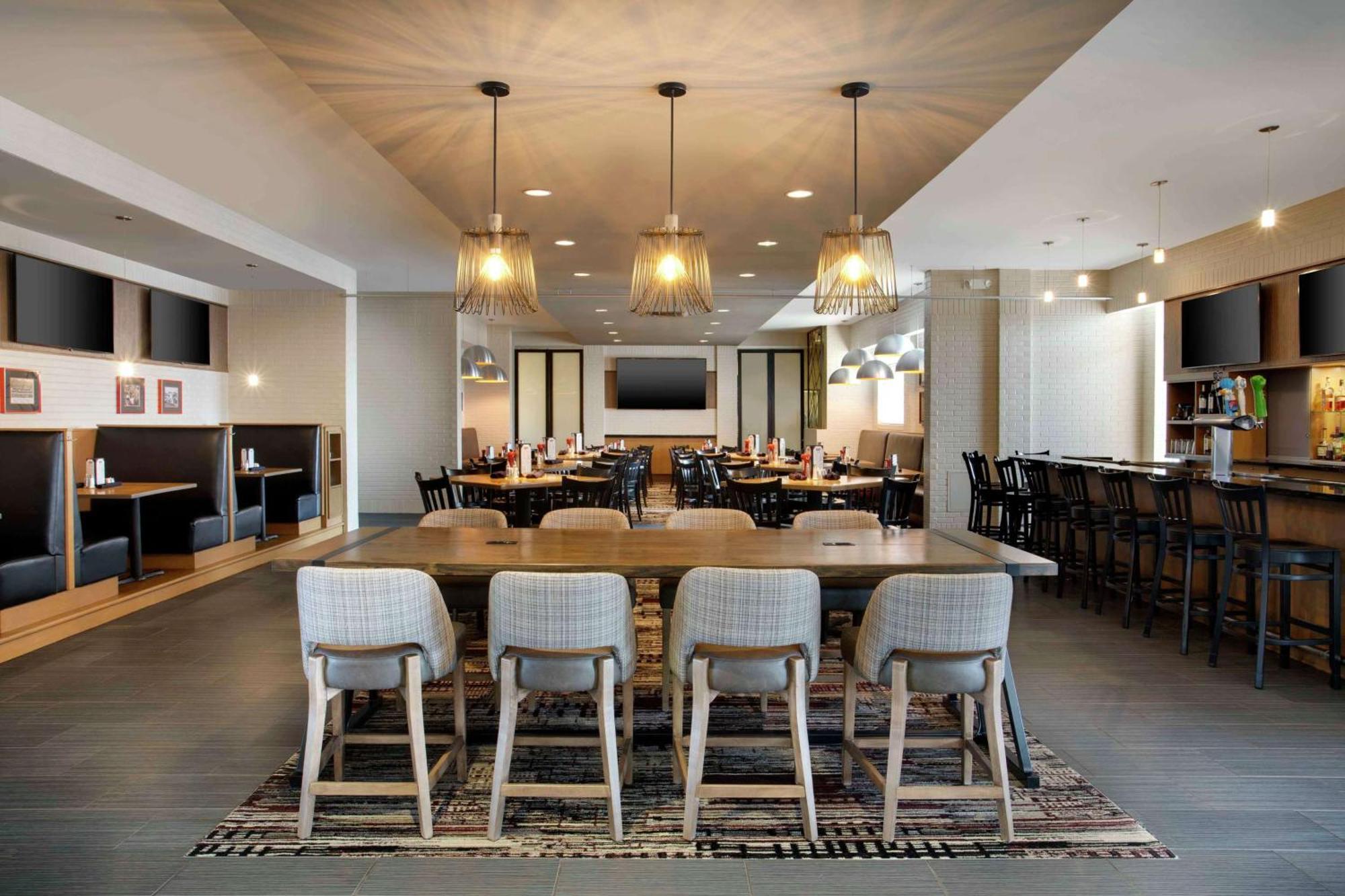Hotel Doubletree By Hilton Chicago Midway Airport, Il Bedford Park Esterno foto